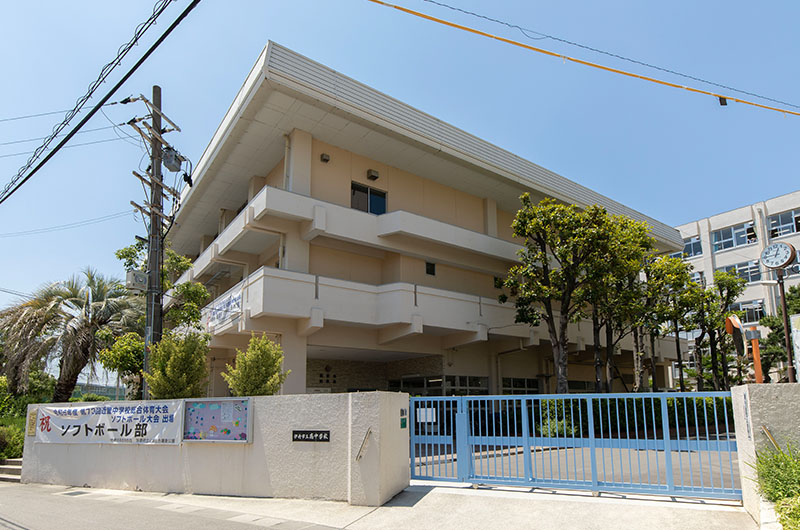 伊丹市立南中学校
