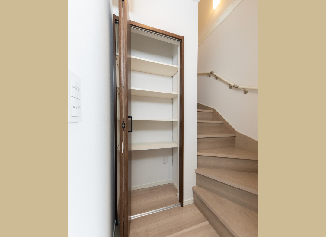 廊下物入・コンセント