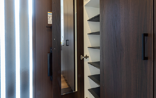 下足収納裏ミラー