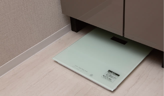 三面鏡タイプ収納（四方カマチタイプ）体重計収納