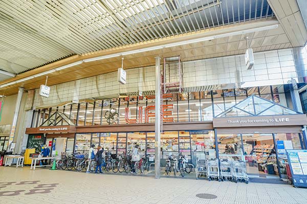 ライフ岡町店