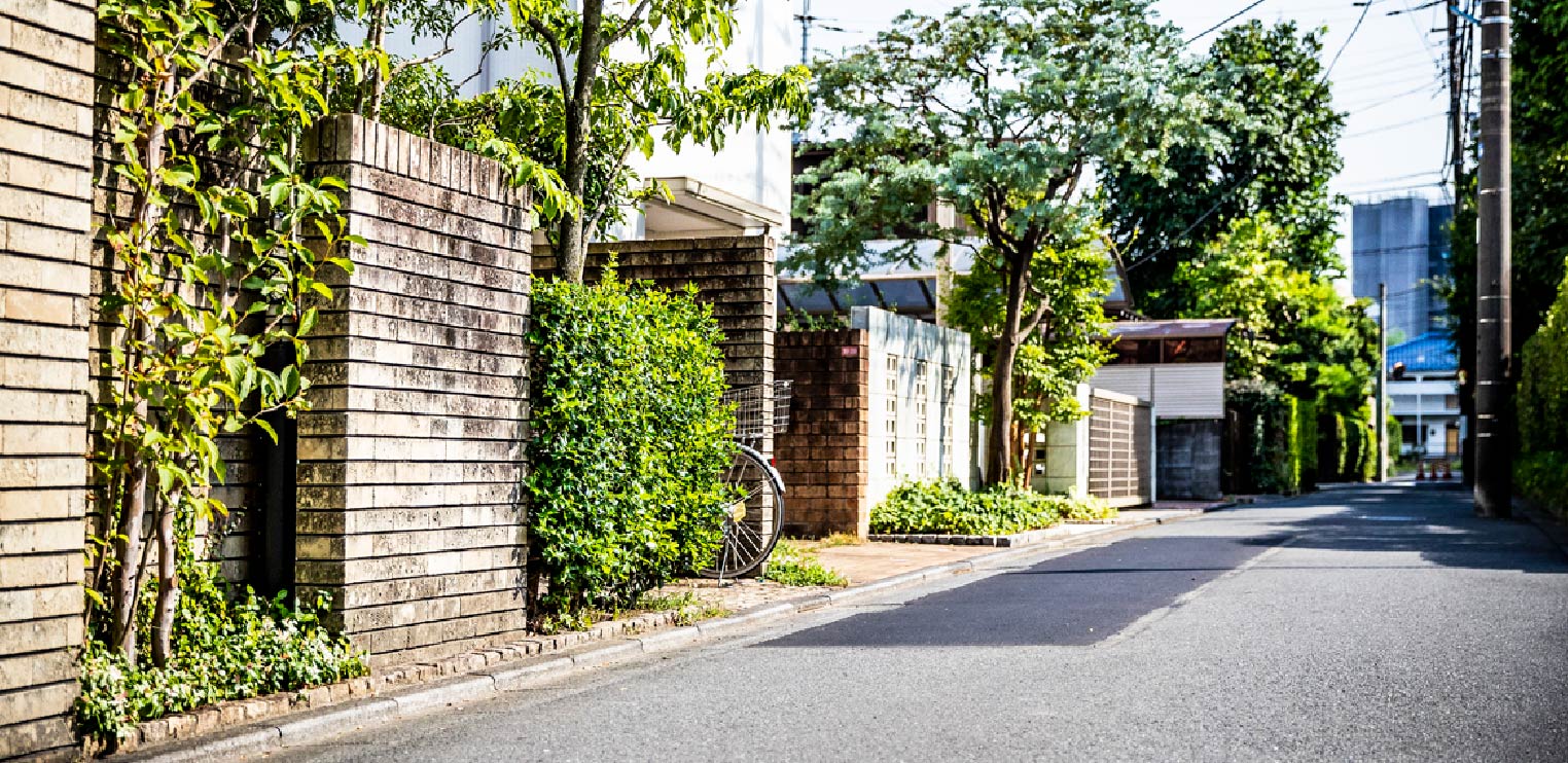 現地周辺の街並みの写真