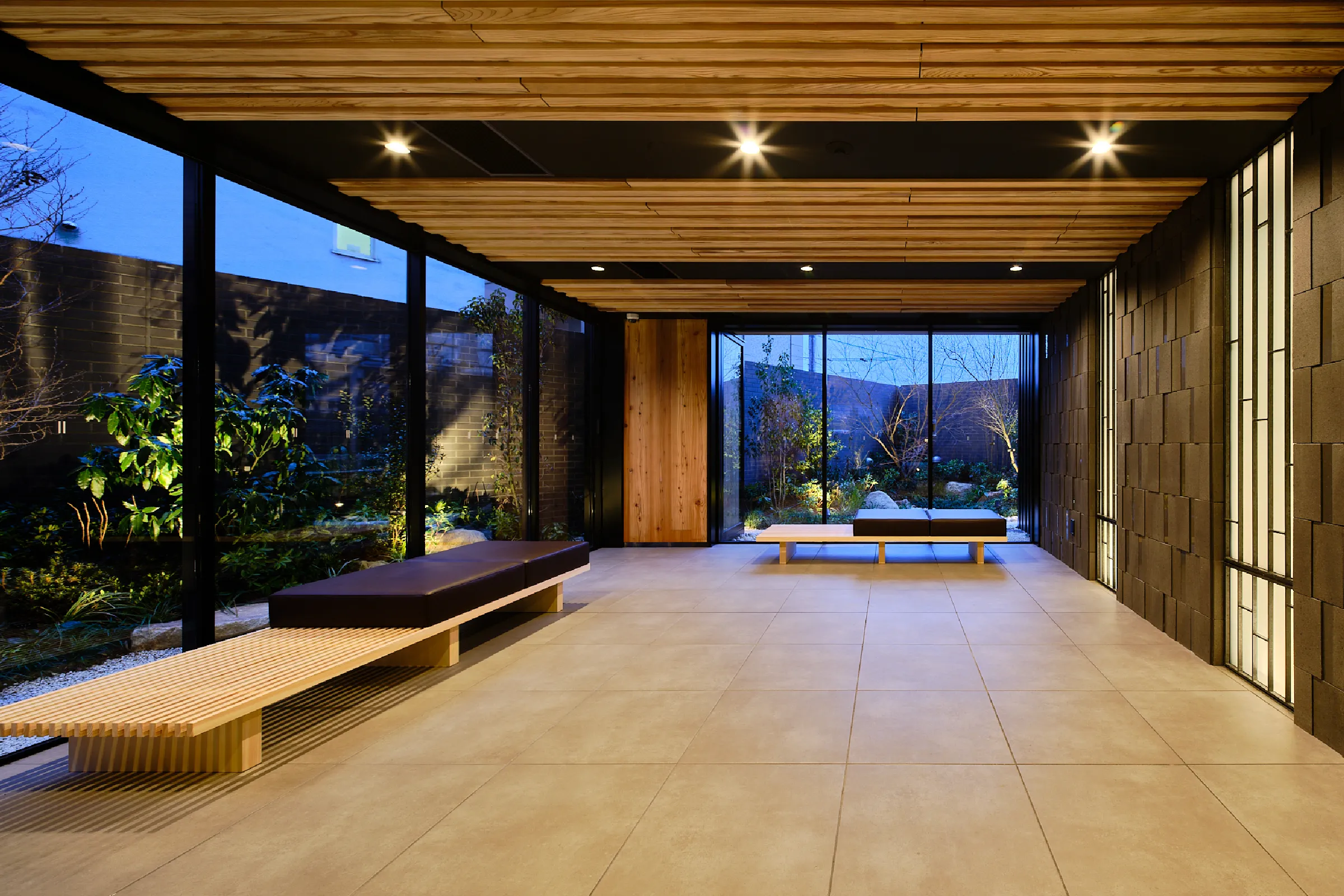 エントランスホール写真（2026年2月撮影）