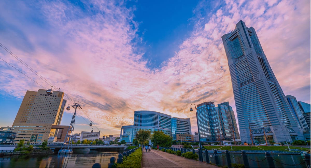 横浜みなとみらいの夕景イメージ写真