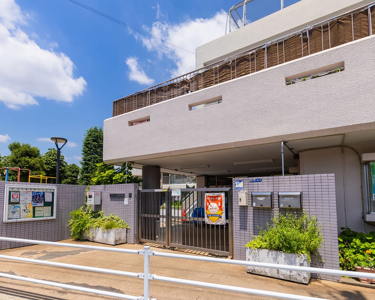 向原保育園の外観写真