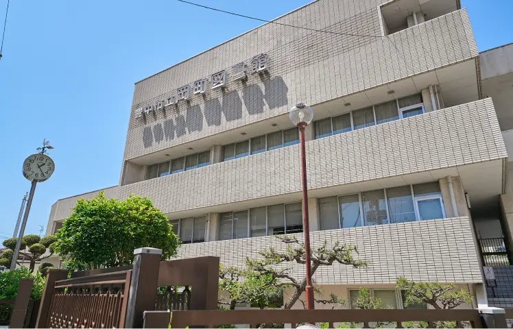 豊中市立岡町図書館