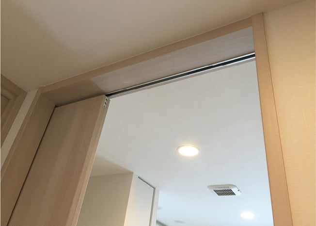 洗面・洗濯室 引き戸の写真