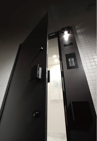 玄関ドアの写真