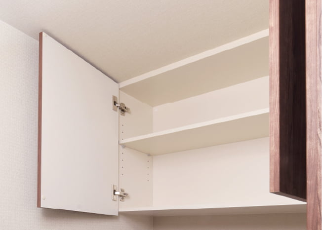 トイレの吊戸棚の写真